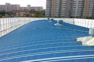 경질 우레탄폼으로 완벽 보호하는 아치형 체육관 지붕 공사 소개